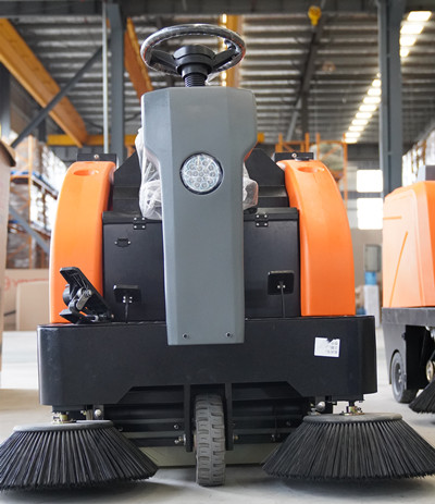 榮事達電動掃地車 榮事達電動掃地車.jpg